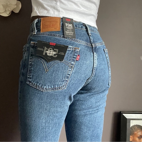 Blue Cropped 501 Levis - Picture 3 of 4